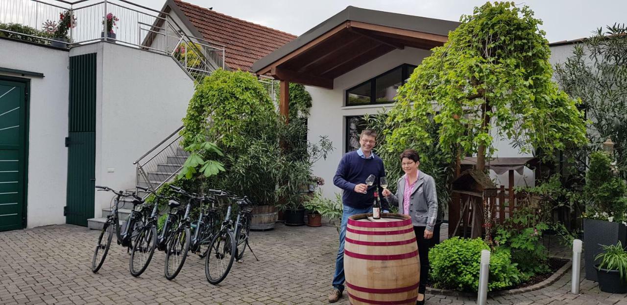 Weingut Familie Bauer Grossriedenthal Exterior foto